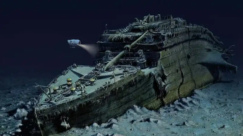 “underwater:4ijmtdbzi6m= titanic”: An Underwater Time Capsule